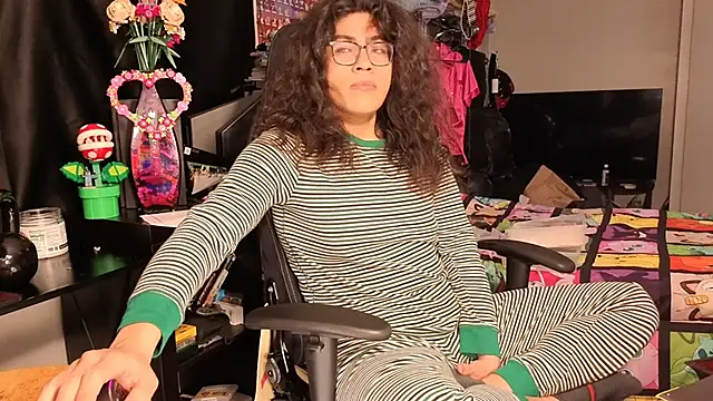 ShinyCherub online show from February 17, 2025, 5:25 am