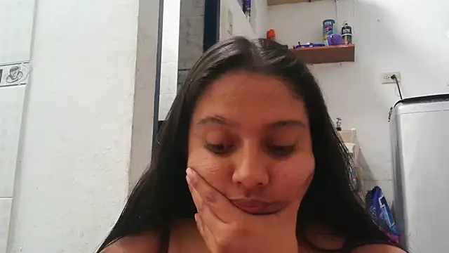 almaswan1 online show from December 17, 2024, 6:42 pm