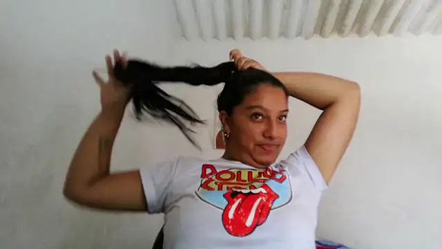 almaswan1 online show from January 13, 2025, 5:12 pm