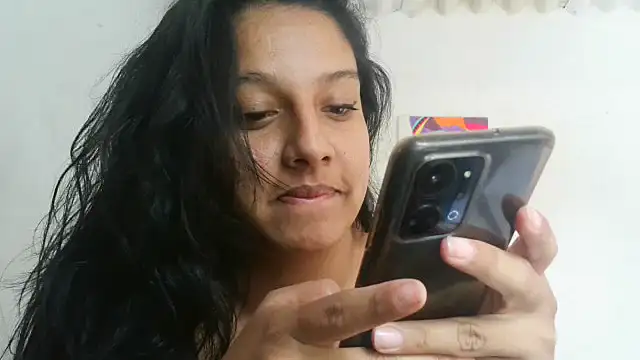 almaswan1 online show from March 4, 2025, 6:50 pm