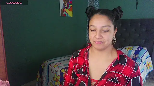 almaswan1 online show from September 22, 2025, 1:57 pm