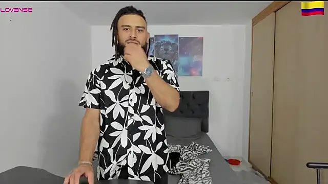Snapshot of Louis_marley__ chatting on December 21, 2024, 1:15 am Louis marley online show from December 21, 2024, 1:15 am