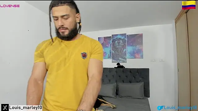 Snapshot of Louis_marley__ chatting on January 19, 2025, 1:53 am Louis marley online show from January 19, 2025, 1:53 am