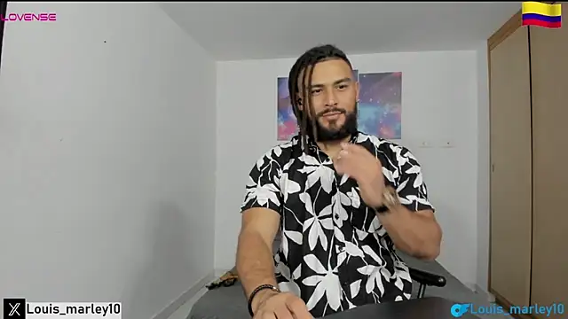 Snapshot of Louis_marley__ chatting on January 26, 2025, 1:31 am Louis marley online show from January 26, 2025, 1:31 am