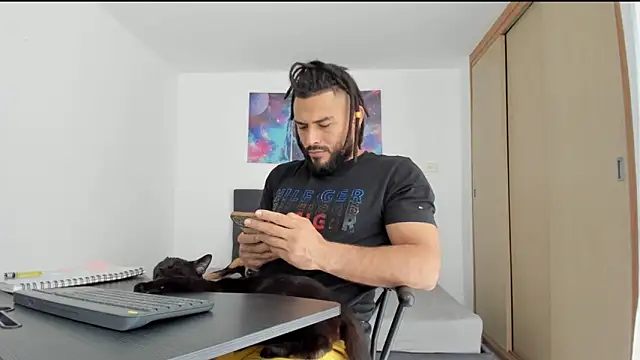 Snapshot of Louis_marley__ chatting on February 18, 2025, 5:21 pm Louis marley online show from February 18, 2025, 5:21 pm