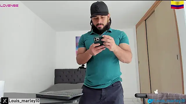 Louis marley   online show from November 5, 2025, 4:40 pm