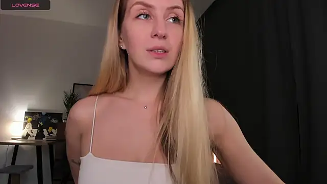 Alice Dias online show from February 28, 2025, 1:58 pm