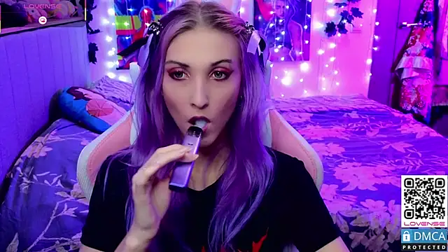 Snapshot of Violet_Noir chatting on March 7, 2025, 11:29 am Violet Noir online show from March 7, 2025, 11:29 am