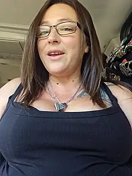 angelbaby1998 online show from October 18, 2025, 6:52 pm