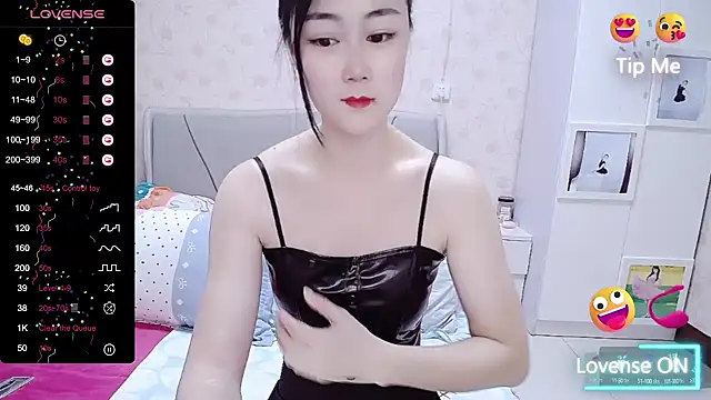 Snapshot of Elvira_baby chatting on February 1, 2025, 3:19 am Elvira baby online show from February 1, 2025, 3:19 am