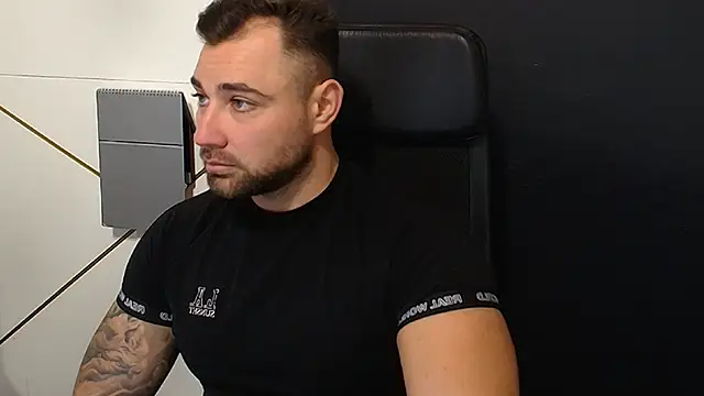 Snapshot of DuncanStone chatting on October 26, 2025, 6:30 am DuncanStone online show from October 26, 2025, 6:30 am