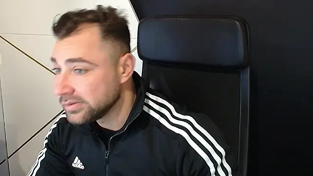 Snapshot of DuncanStone chatting on October 31, 2025, 5:08 am DuncanStone online show from October 31, 2025, 5:08 am