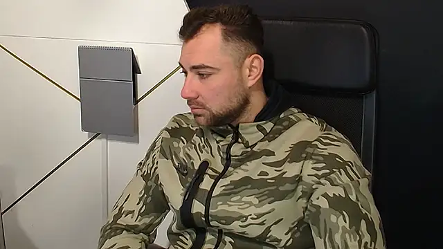 Snapshot of DuncanStone chatting on November 3, 2025, 4:58 am DuncanStone online show from November 3, 2025, 4:58 am