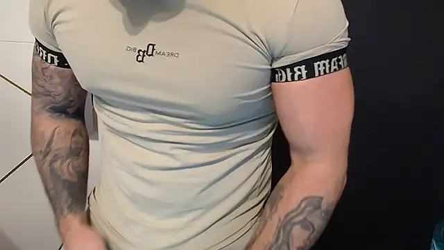 Snapshot of DuncanStone chatting on November 14, 2025, 5:28 am DuncanStone online show from November 14, 2025, 5:28 am