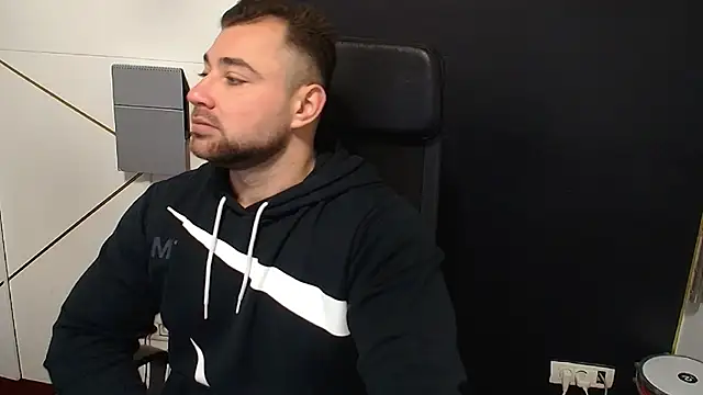 Snapshot of DuncanStone chatting on November 15, 2025, 6:11 am DuncanStone online show from November 15, 2025, 6:11 am