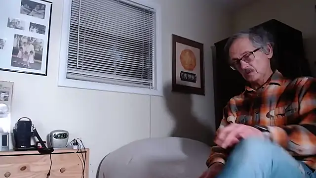 Snapshot of hottottrot691 chatting on February 25, 2025, 1:09 am hottottrot691 online show from February 25, 2025, 1:09 am