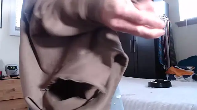 Snapshot of hottottrot691 chatting on March 16, 2025, 1:38 pm hottottrot691 online show from March 16, 2025, 1:38 pm