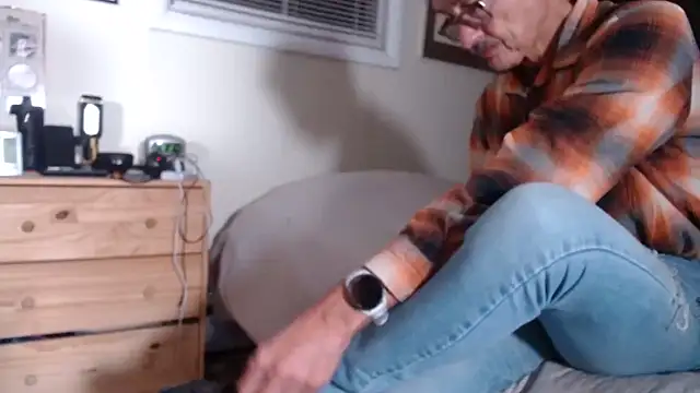 Snapshot of hottottrot691 chatting on November 12, 2025, 1:28 am hottottrot691 online show from November 12, 2025, 1:28 am