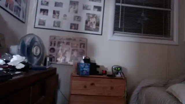 Snapshot of hottottrot691 chatting on November 30, 2025, 11:31 pm hottottrot691 online show from November 30, 2025, 11:31 pm