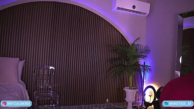 Dakota Lee online show from October 24, 2025, 3:03 am