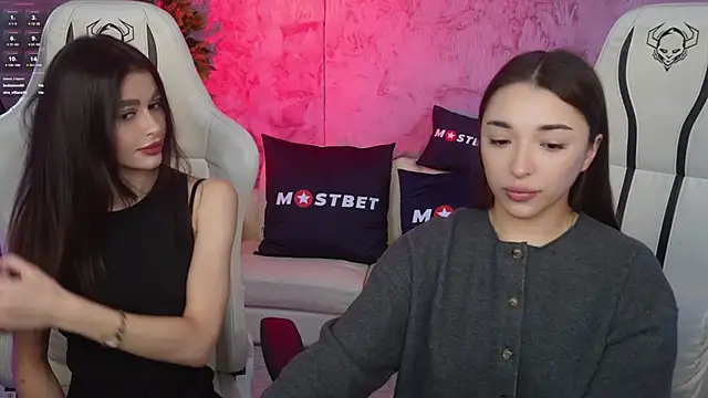 Snapshot of Jasmine_Flow chatting on December 17, 2024, 1:49 pm Jasmine Flow online show from December 17, 2024, 1:49 pm