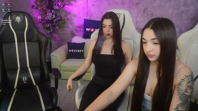 Snapshot of Jasmine_Flow chatting on December 26, 2024, 3:42 pm Jasmine Flow online show from December 26, 2024, 3:42 pm