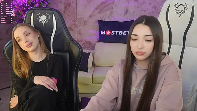 Snapshot of Jasmine_Flow chatting on January 4, 2025, 7:55 pm Jasmine Flow online show from January 4, 2025, 7:55 pm