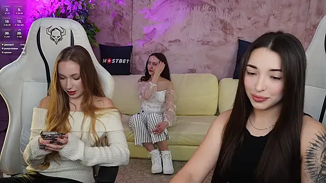 Snapshot of Jasmine_Flow chatting on January 11, 2025, 7:49 pm Jasmine Flow online show from January 11, 2025, 7:49 pm