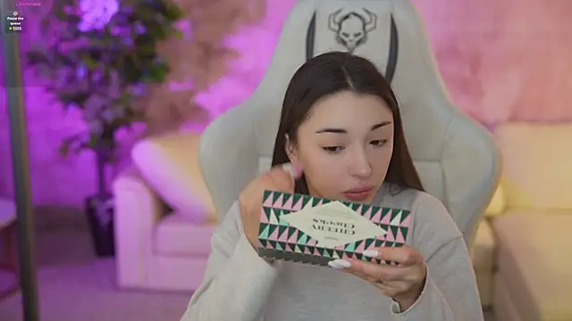 Snapshot of Jasmine_Flow chatting on February 3, 2025, 7:51 am Jasmine Flow online show from February 3, 2025, 7:51 am