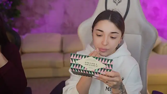 Snapshot of Jasmine_Flow chatting on February 25, 2025, 8:14 am Jasmine Flow online show from February 25, 2025, 8:14 am