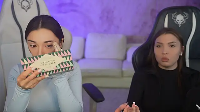 Snapshot of Jasmine_Flow chatting on October 21, 2025, 7:09 am Jasmine Flow online show from October 21, 2025, 7:09 am