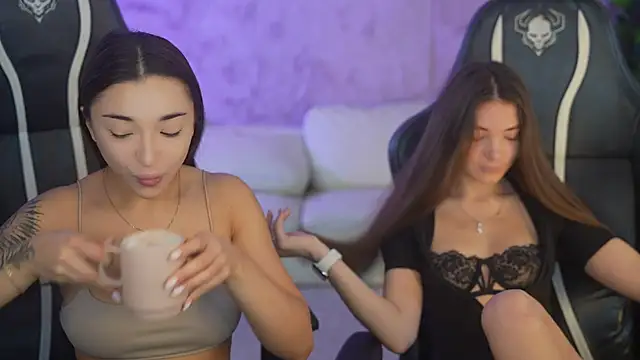 Snapshot of Jasmine_Flow chatting on October 30, 2025, 7:43 am Jasmine Flow online show from October 30, 2025, 7:43 am