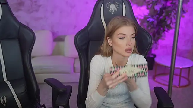 Snapshot of Jasmine_Flow chatting on November 20, 2025, 8:47 am Jasmine Flow online show from November 20, 2025, 8:47 am