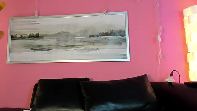 Tiffanysurez  online show from September 19, 2025, 8:09 pm