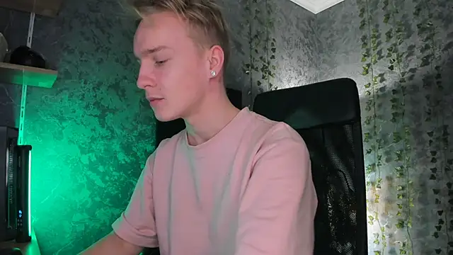 Snapshot of AlexxSweet chatting on November 23, 2025, 6:46 am AlexxSweet online show from November 23, 2025, 6:46 am