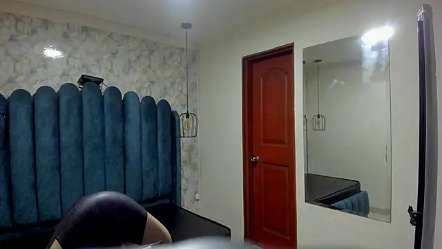 nalalye cruzz  online show from November 22, 2025, 3:38 am