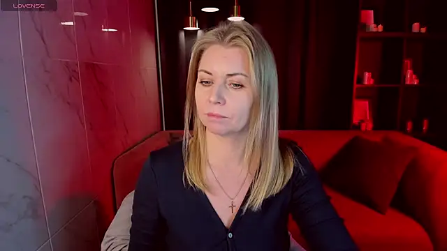 Snapshot of Annie_Light chatting on December 16, 2024, 8:52 am Annie Light online show from December 16, 2024, 8:52 am