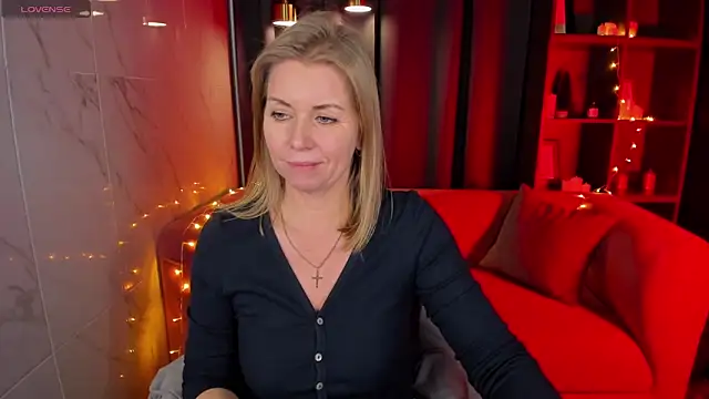 Snapshot of Annie_Light chatting on January 17, 2025, 11:59 am Annie Light online show from January 17, 2025, 11:59 am