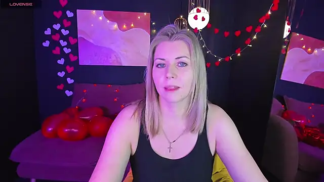 Snapshot of Annie_Light chatting on February 15, 2025, 5:41 am Annie Light online show from February 15, 2025, 5:41 am