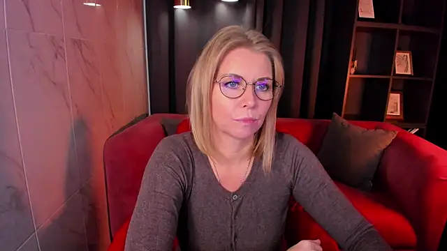 Snapshot of Annie_Light chatting on September 22, 2025, 6:04 am Annie Light online show from September 22, 2025, 6:04 am