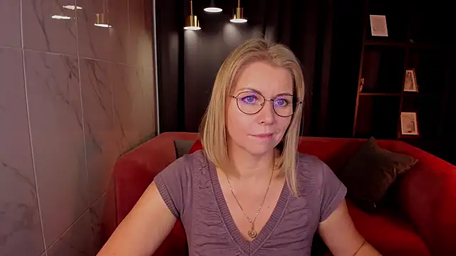 Snapshot of Annie_Light chatting on September 24, 2025, 6:06 am Annie Light online show from September 24, 2025, 6:06 am