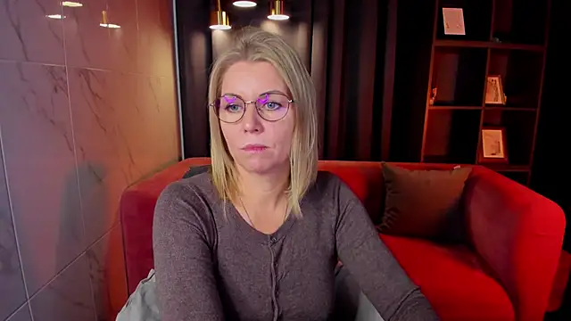 Snapshot of Annie_Light chatting on September 26, 2025, 5:44 am Annie Light online show from September 26, 2025, 5:44 am