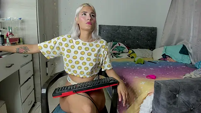 Snapshot of taty_juts chatting on January 11, 2025, 9:15 pm taty juts online show from January 11, 2025, 9:15 pm