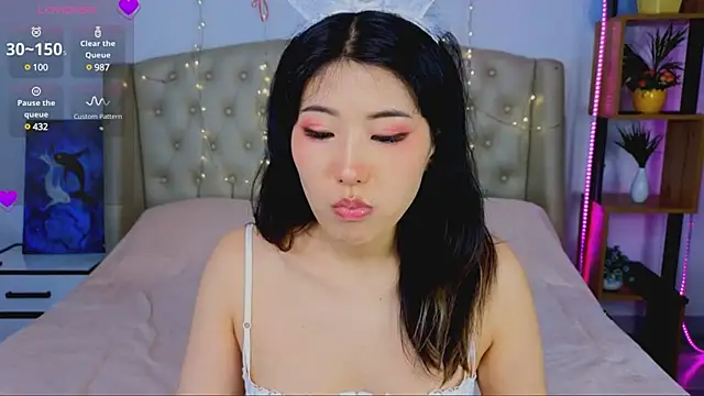 Wendy  Hills online show from March 2, 2025, 4:21 pm