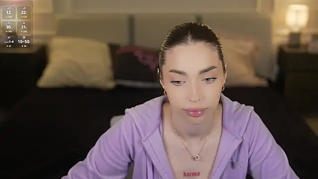 Snapshot of Kate054 chatting on October 19, 2025, 10:16 am Kate054 online show from October 19, 2025, 10:16 am