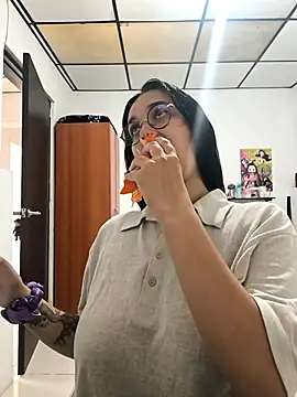 Snapshot of Annya-sweet chatting on November 10, 2025, 3:00 pm Annya-sweet online show from November 10, 2025, 3:00 pm