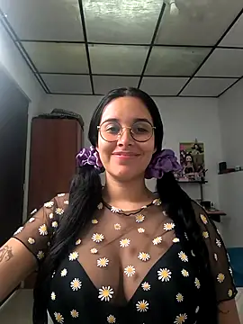 Snapshot of Annya-sweet chatting on November 28, 2025, 2:31 pm Annya-sweet online show from November 28, 2025, 2:31 pm