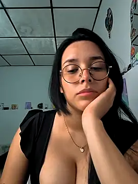 Snapshot of Annya-sweet chatting on December 13, 2025, 7:53 pm Annya-sweet online show from December 13, 2025, 7:53 pm