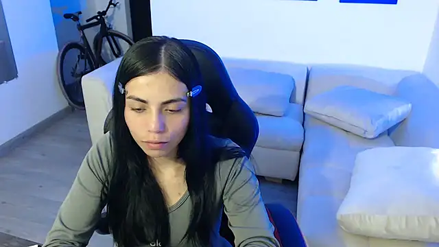 Snapshot of i_am_nina_ chatting on January 14, 2025, 1:04 am i am nina online show from January 14, 2025, 1:04 am