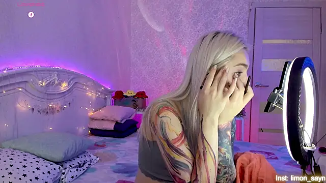 LillyMoure  online show from October 13, 2025, 12:32 am